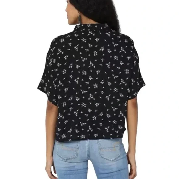 American Eagle Top Women Sz M Black Button Down Floral‎ NWOT - Picture 2 of 9